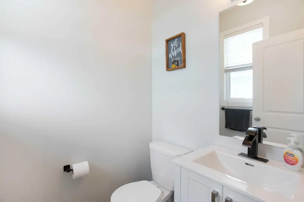 88 New Brighton Point SE Calgary AB T2Z 1B8