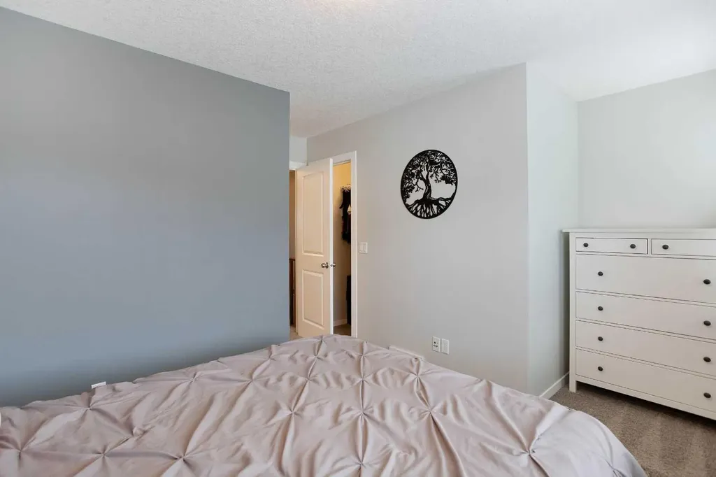 88 New Brighton Point SE Calgary AB T2Z 1B8