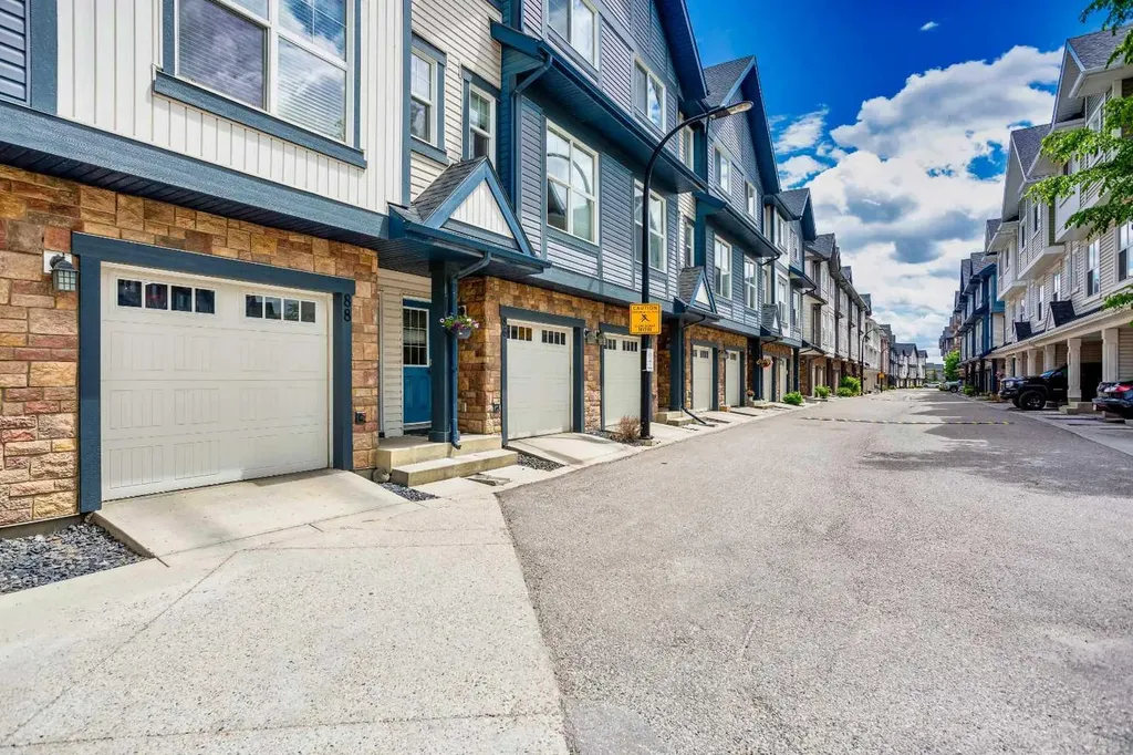 88 New Brighton Point SE Calgary AB T2Z 1B8