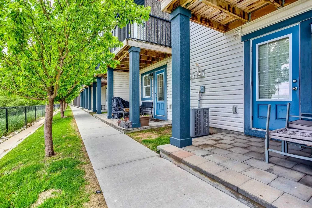 88 New Brighton Point SE Calgary AB T2Z 1B8