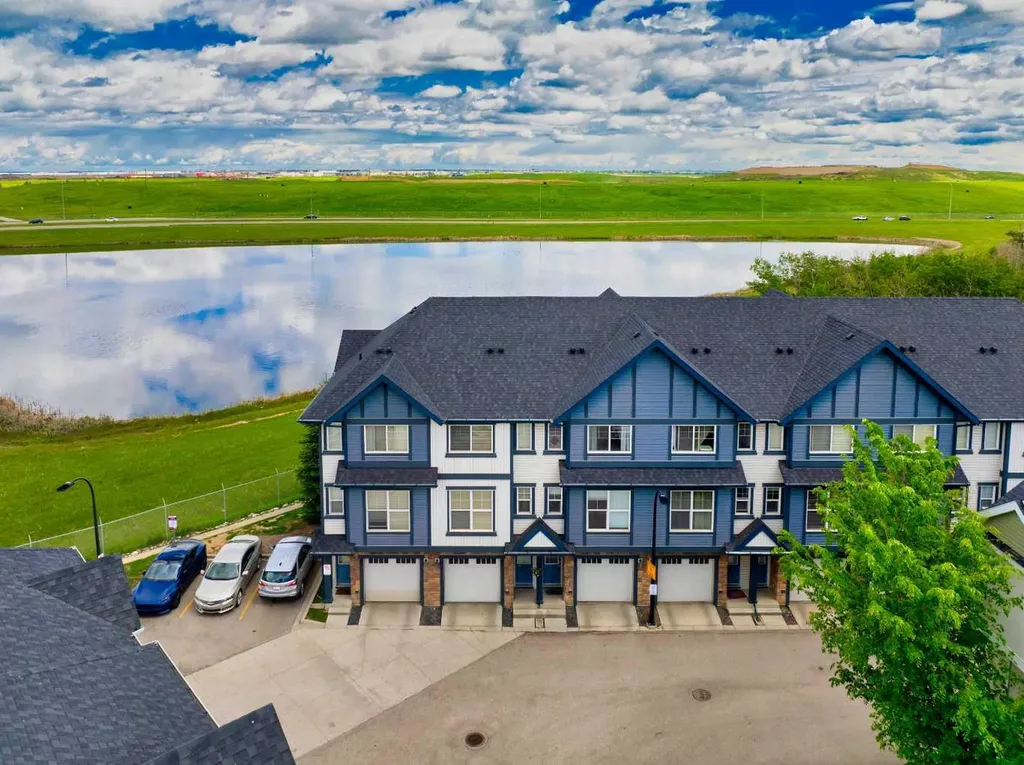 88 New Brighton Point SE Calgary AB T2Z 1B8
