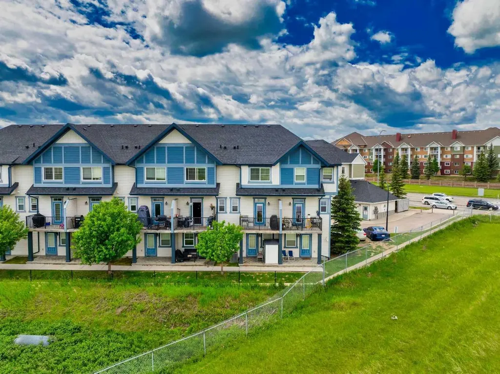 88 New Brighton Point SE Calgary AB T2Z 1B8
