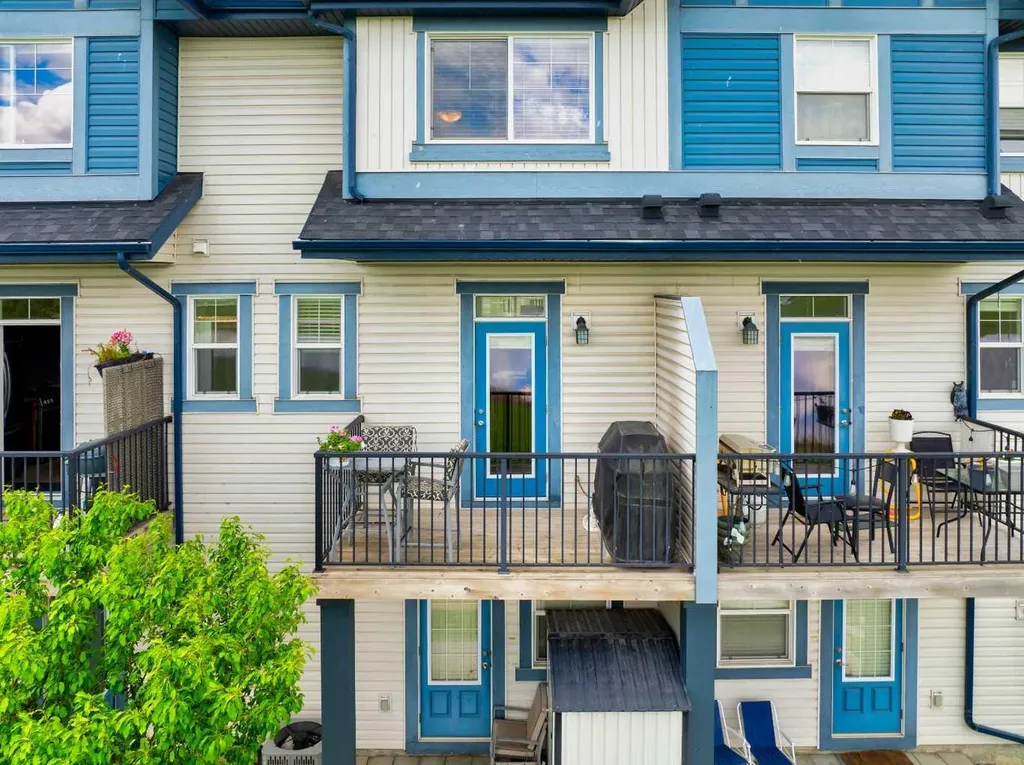 88 New Brighton Point SE Calgary AB T2Z 1B8