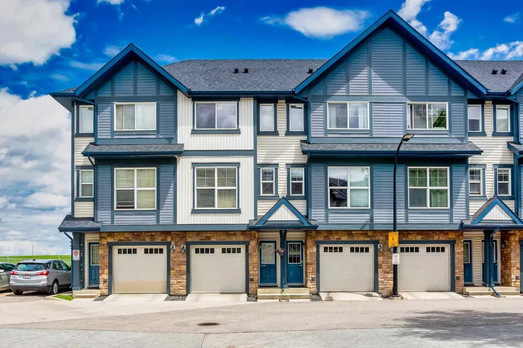 88 New Brighton Point SE Calgary AB T2Z 1B8