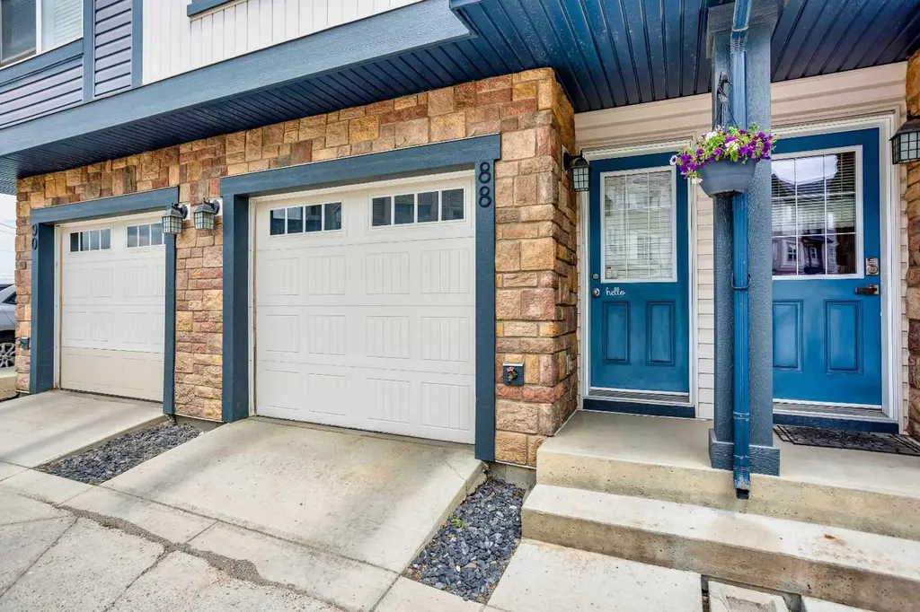 88 New Brighton Point SE Calgary AB T2Z 1B8
