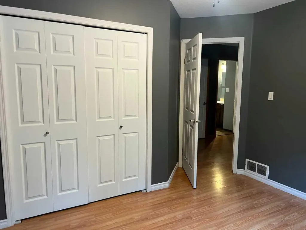 307 8 Avenue Fox Creek AB T0H 1P0