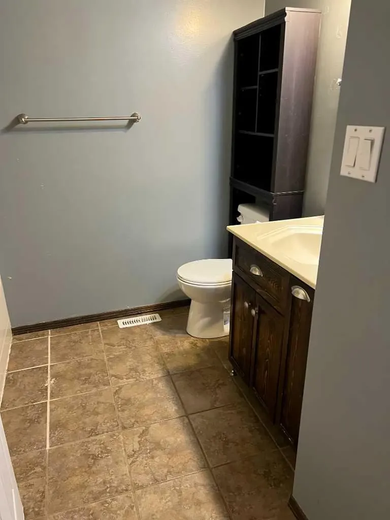 307 8 Avenue Fox Creek AB T0H 1P0