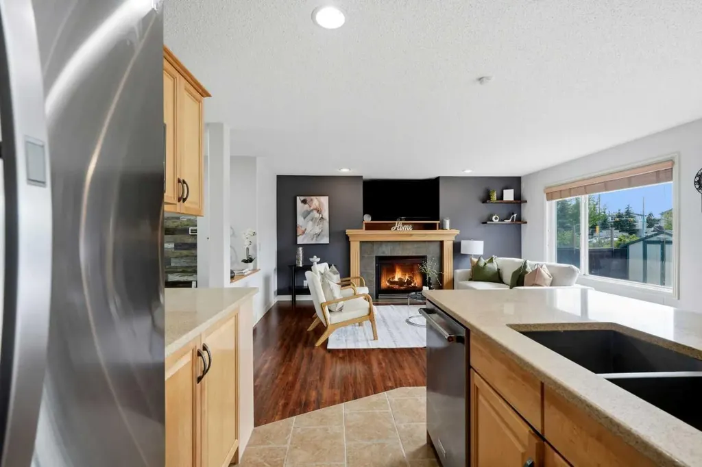 156 Covehaven Terrace NE Calgary AB T3K 0B2