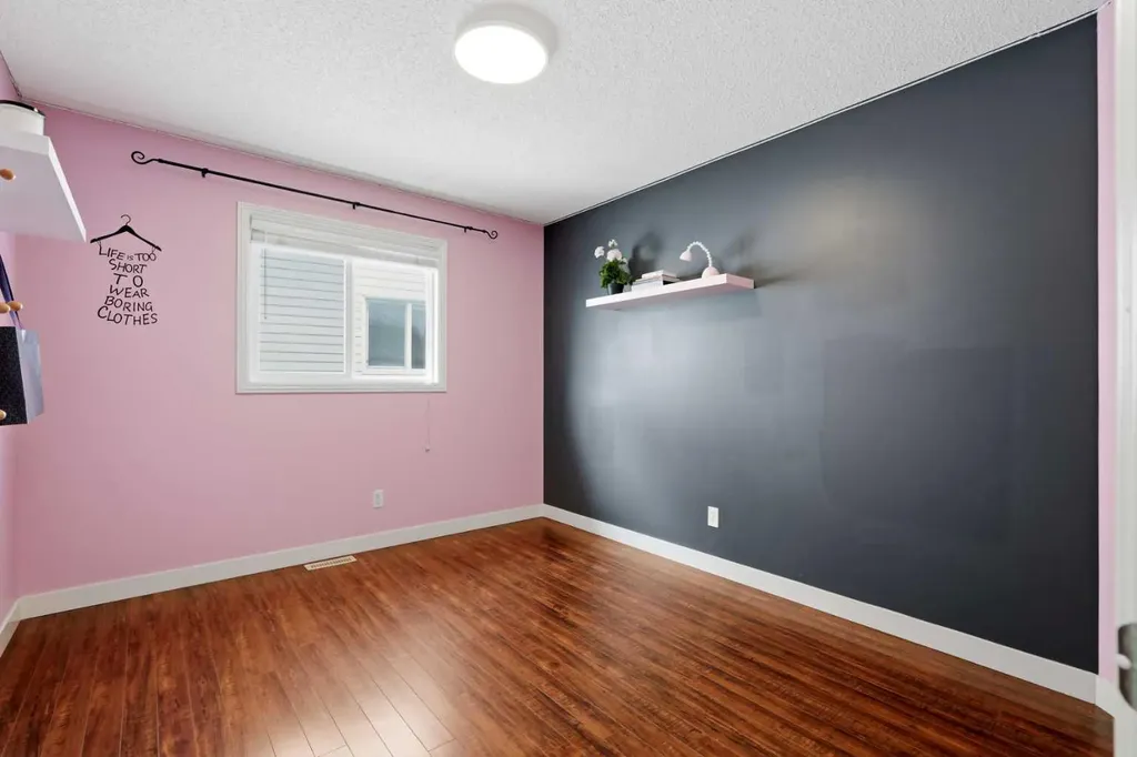 156 Covehaven Terrace NE Calgary AB T3K 0B2