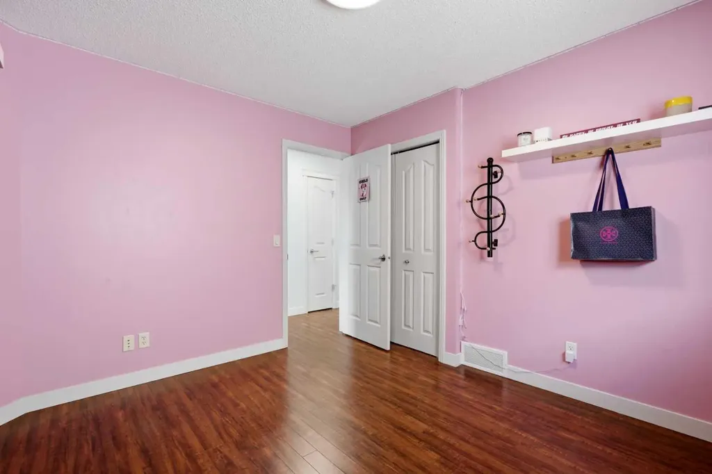 156 Covehaven Terrace NE Calgary AB T3K 0B2