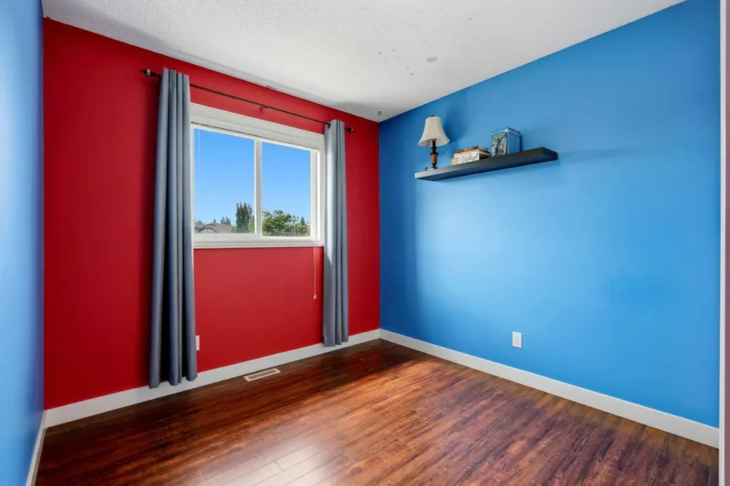156 Covehaven Terrace NE Calgary AB T3K 0B2