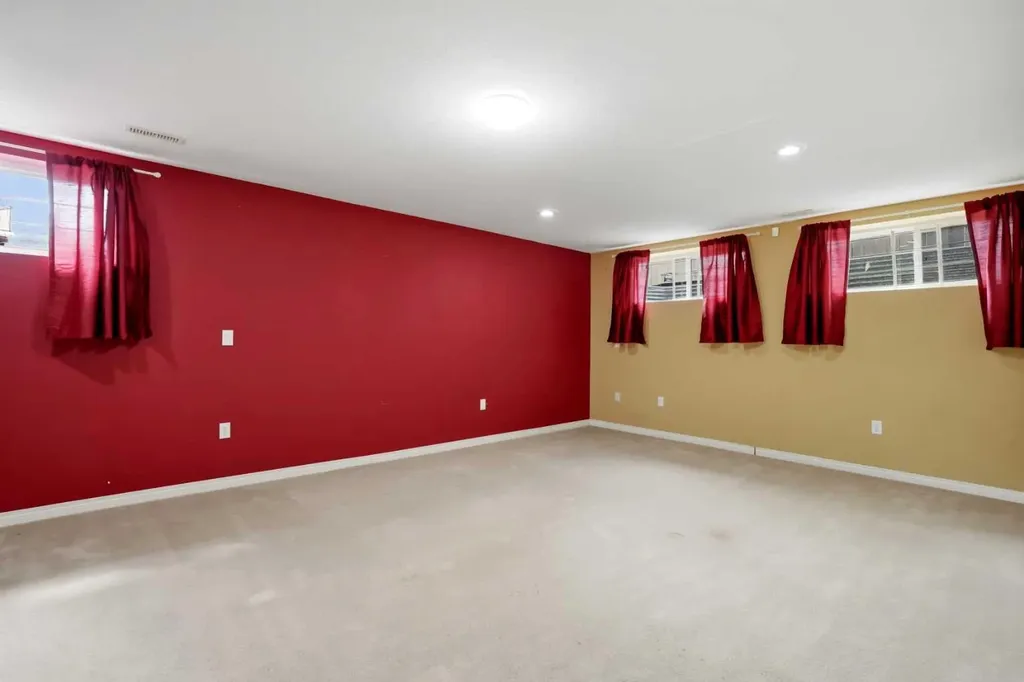 156 Covehaven Terrace NE Calgary AB T3K 0B2