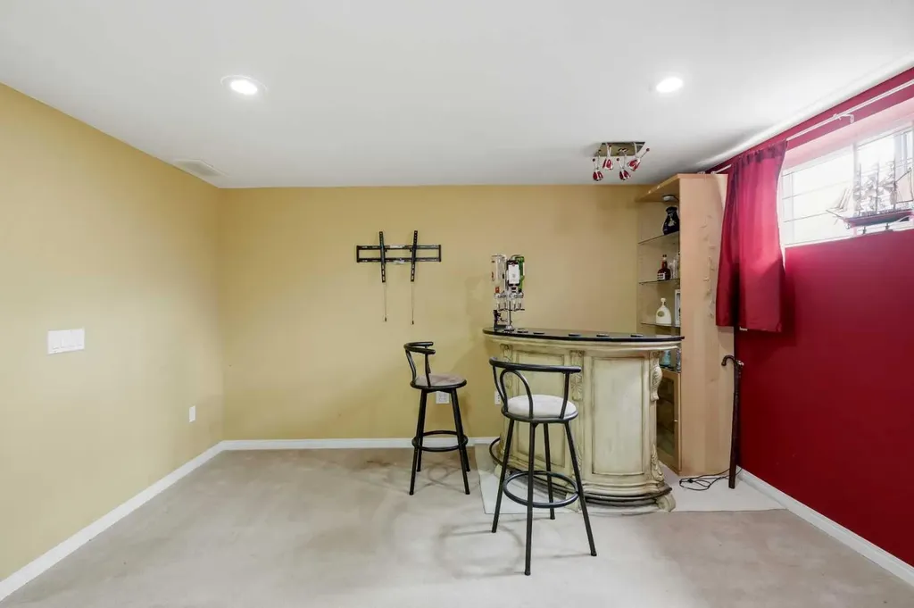 156 Covehaven Terrace NE Calgary AB T3K 0B2