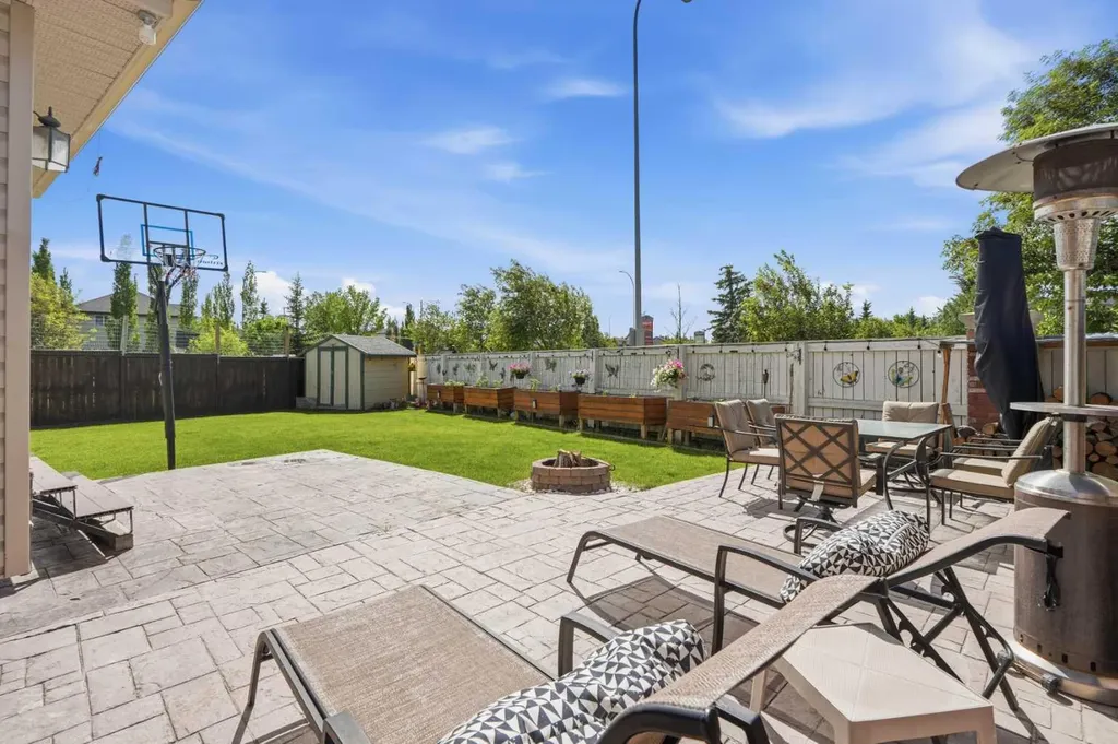 156 Covehaven Terrace NE Calgary AB T3K 0B2