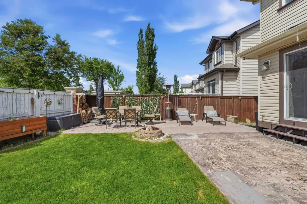 156 Covehaven Terrace NE Calgary AB T3K 0B2