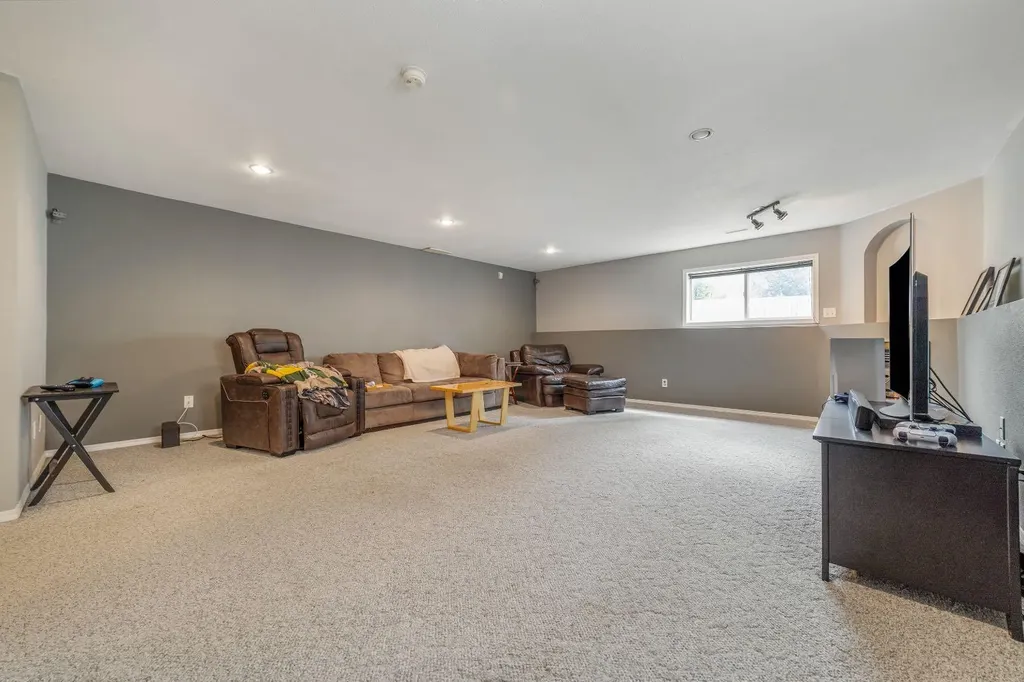 260 Red Crow Boulevard W Lethbridge AB T1K 7B6