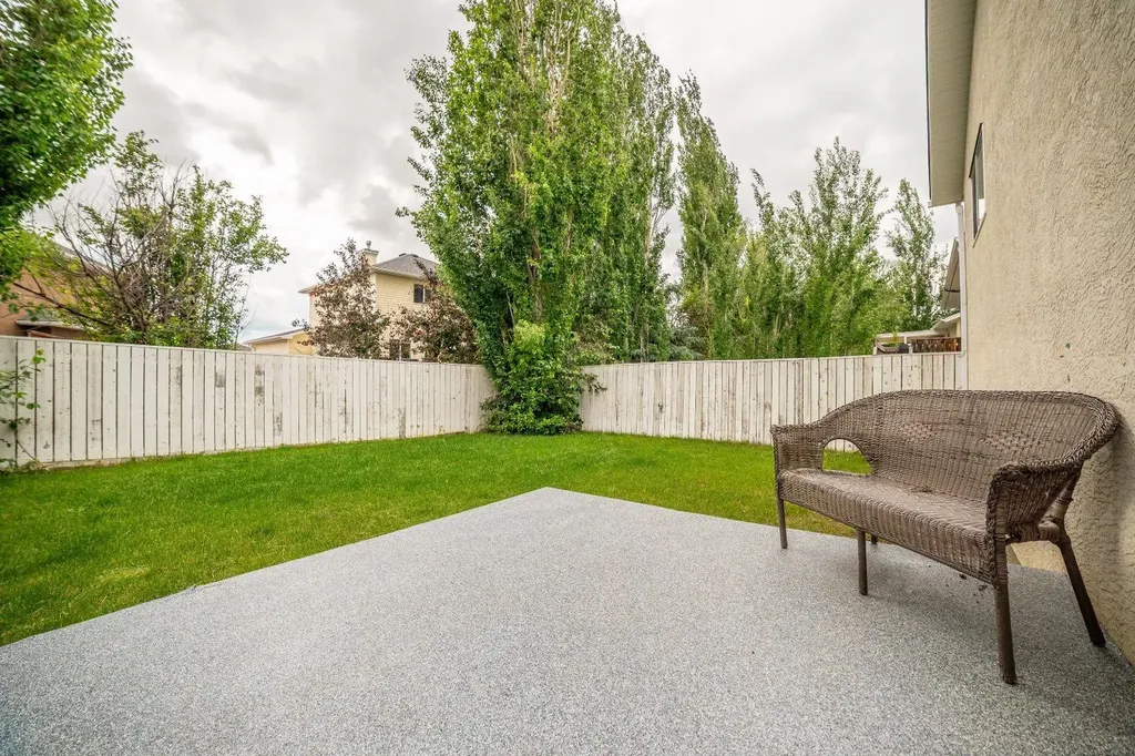 260 Red Crow Boulevard W Lethbridge AB T1K 7B6