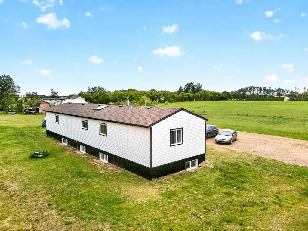 223 Sunset Drive Rural Mackenzie County AB T0H2H0