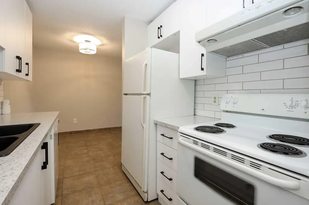 71 Cosgrove Crescent Red Deer AB T4P 2Z6