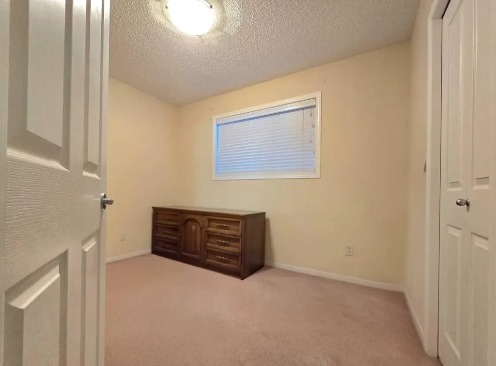 13 Tuscany Ridge Mews NW Calgary AB T3L 3B7
