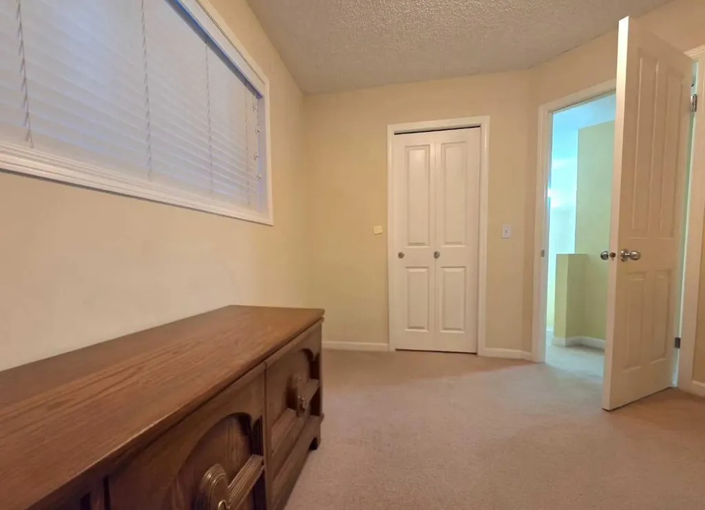 13 Tuscany Ridge Mews NW Calgary AB T3L 3B7