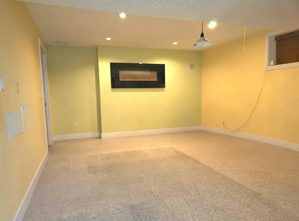 13 Tuscany Ridge Mews NW Calgary AB T3L 3B7