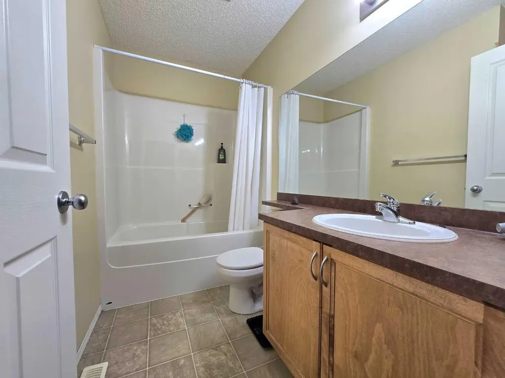 13 Tuscany Ridge Mews NW Calgary AB T3L 3B7