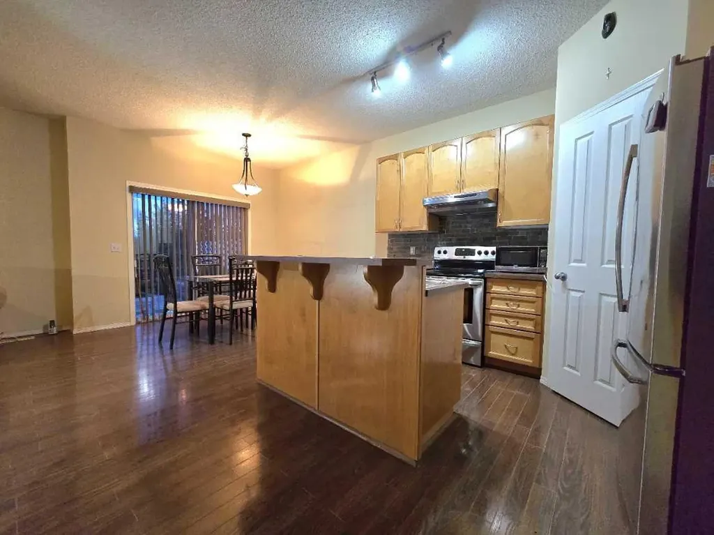 13 Tuscany Ridge Mews NW Calgary AB T3L 3B7