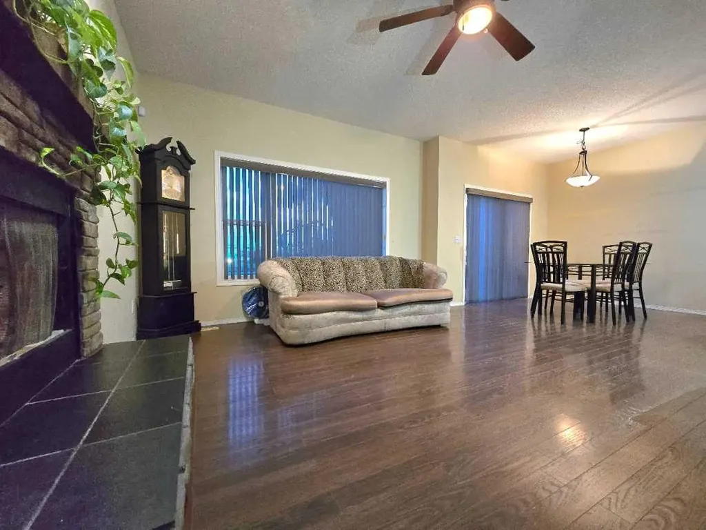 13 Tuscany Ridge Mews NW Calgary AB T3L 3B7