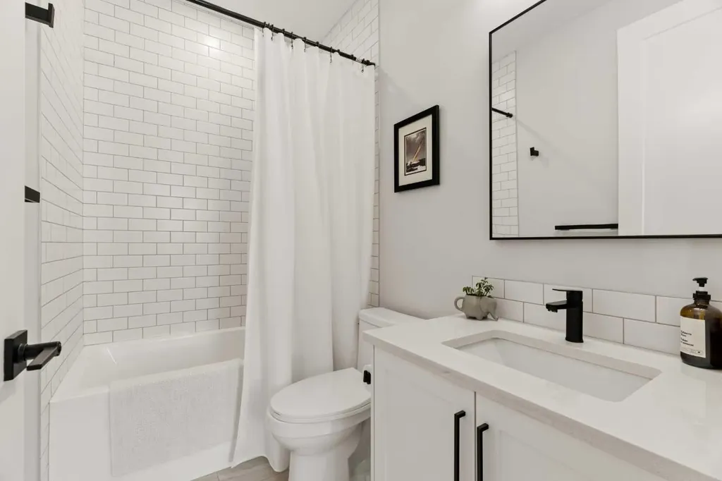 258 17 Avenue NE Calgary AB T2E1L8