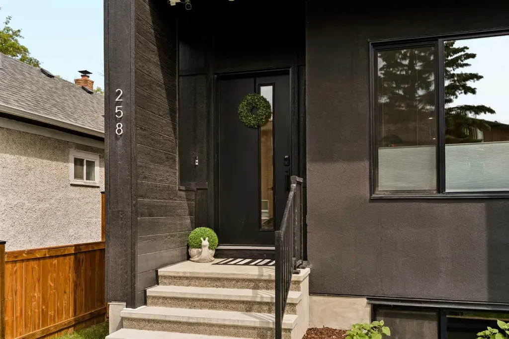 258 17 Avenue NE Calgary AB T2E1L8