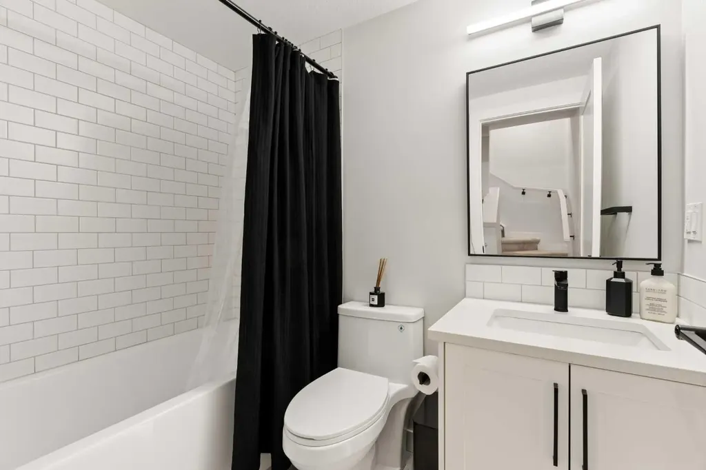 258 17 Avenue NE Calgary AB T2E1L8