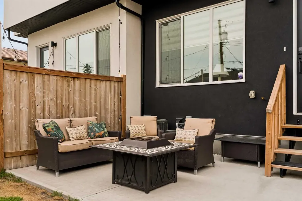 258 17 Avenue NE Calgary AB T2E1L8