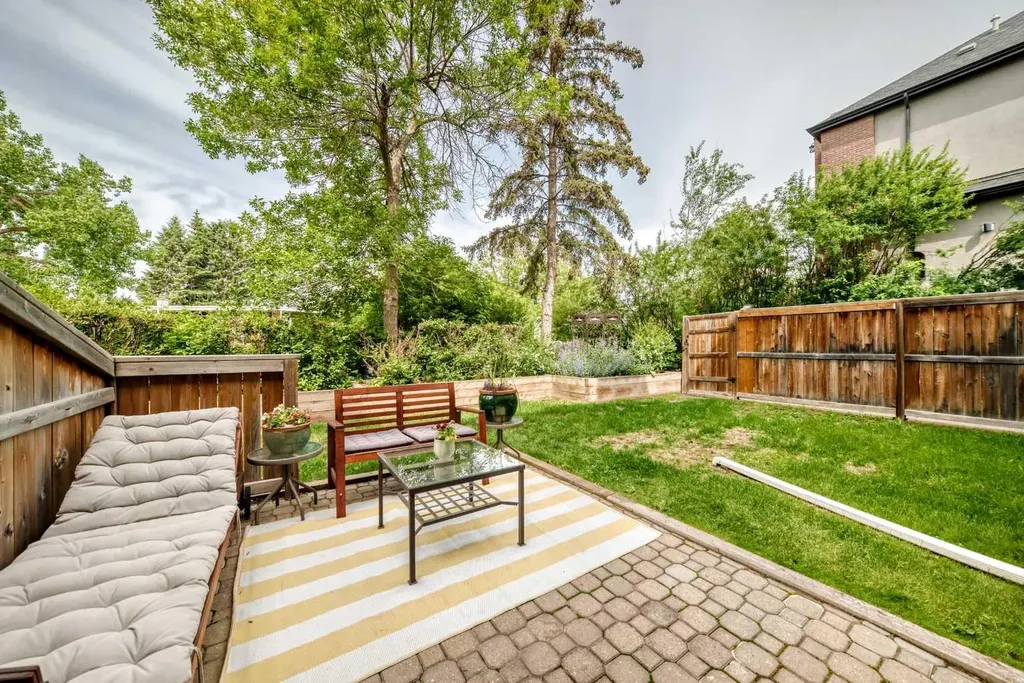 2218 30 Street SW Calgary AB T2E2L8
