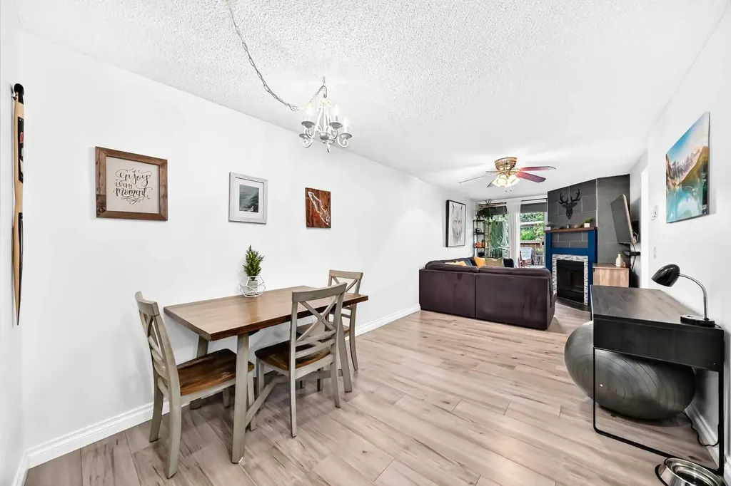 2218 30th Street SW Calgary AB T2E2L8