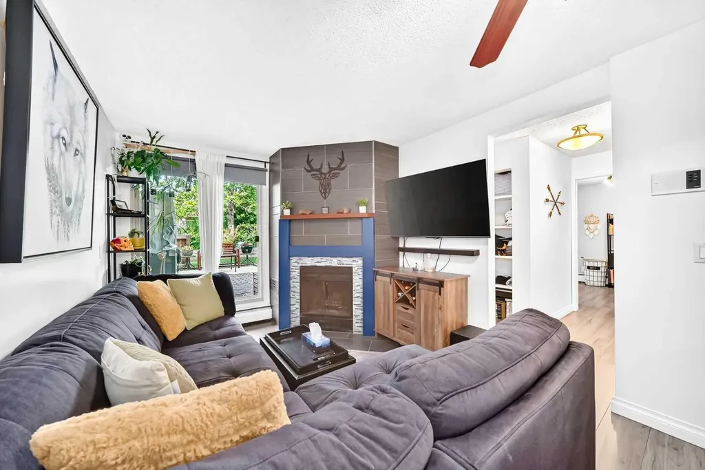 2218 30th Street SW Calgary AB T2E2L8