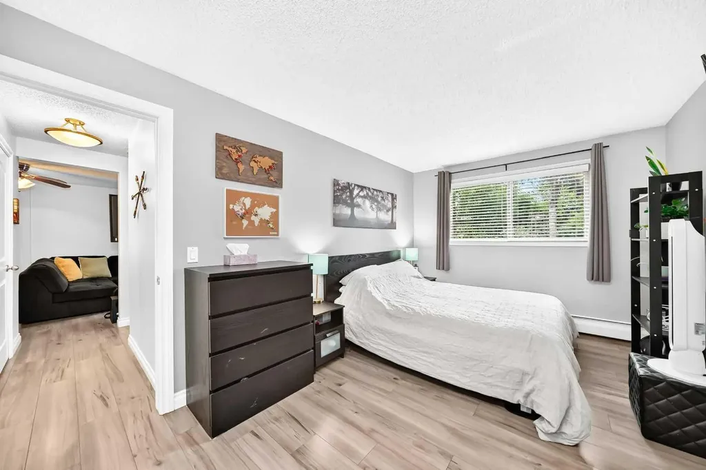 2218 30 Street SW Calgary AB T2E2L8