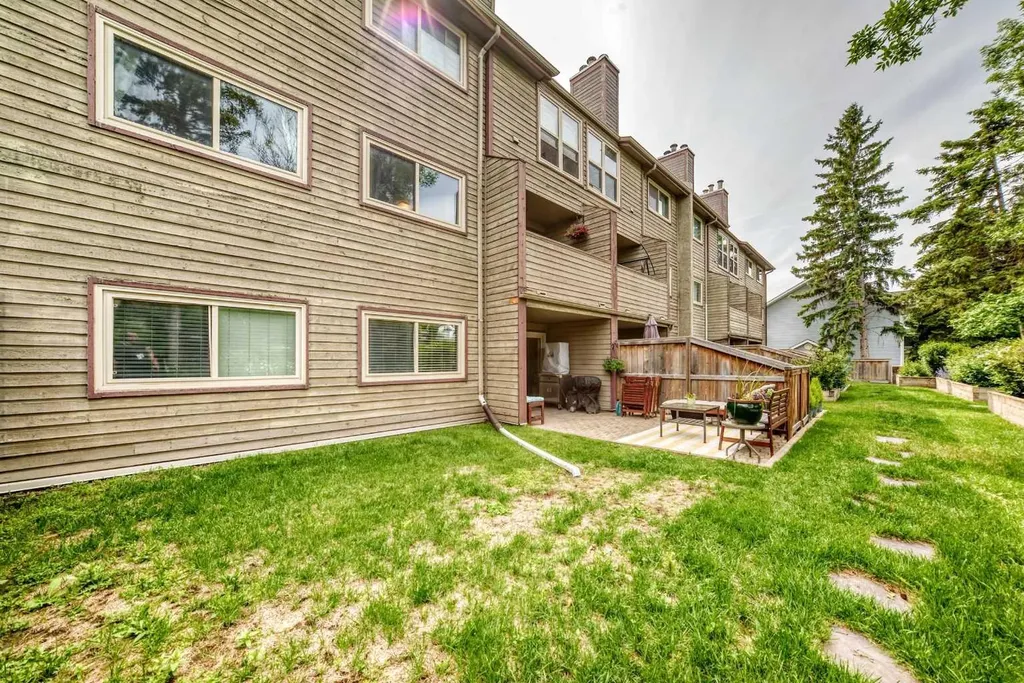 2218 30 Street SW Calgary AB T2E2L8