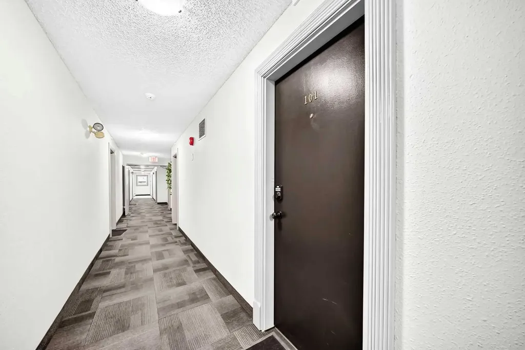 2218 30 Street SW Calgary AB T2E2L8