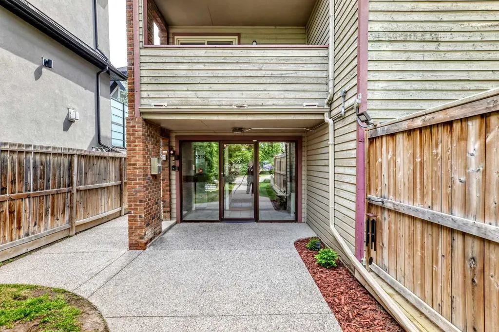 2218 30 Street SW Calgary AB T2E2L8