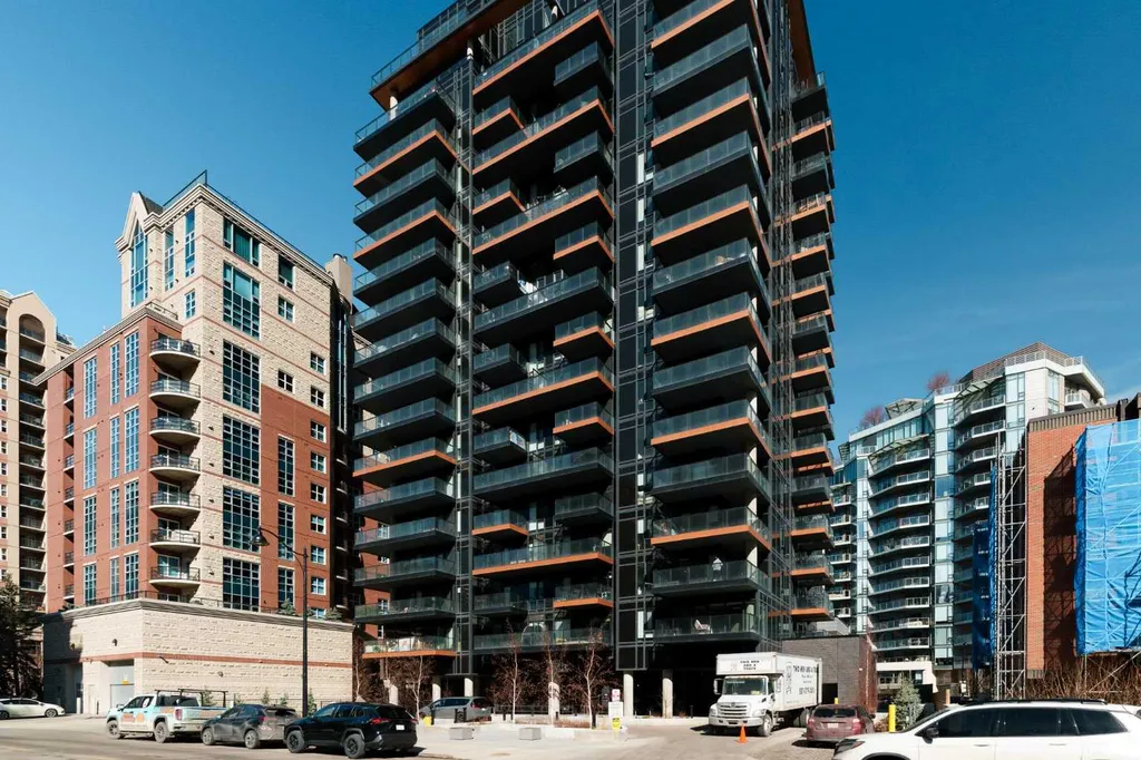 730 2 Avenue SW Calgary AB T2P 1R8