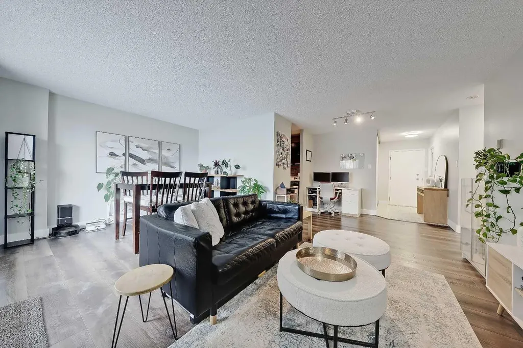 718 12 Avenue SW Calgary AB T2R 0H7