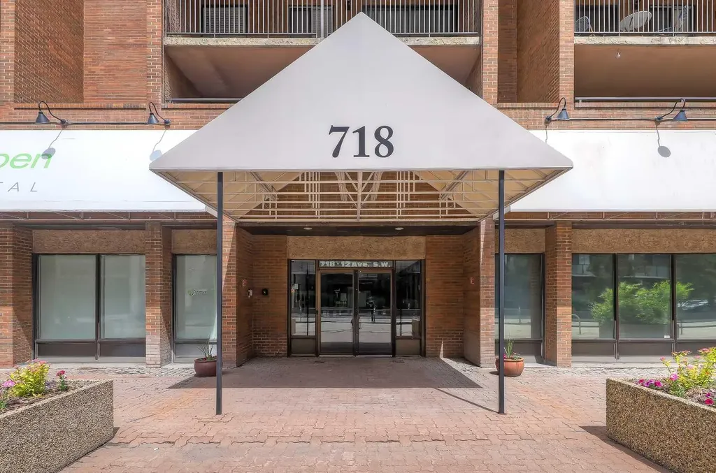 718 12 Avenue SW Calgary AB T2R 0H7