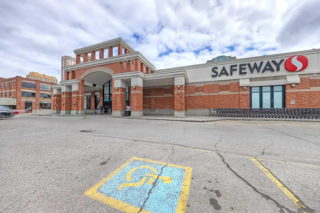 718 12 Avenue SW Calgary AB T2R 0H7