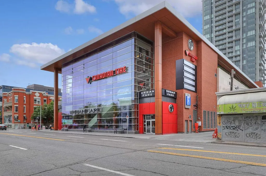 718 12 Avenue SW Calgary AB T2R 0H7