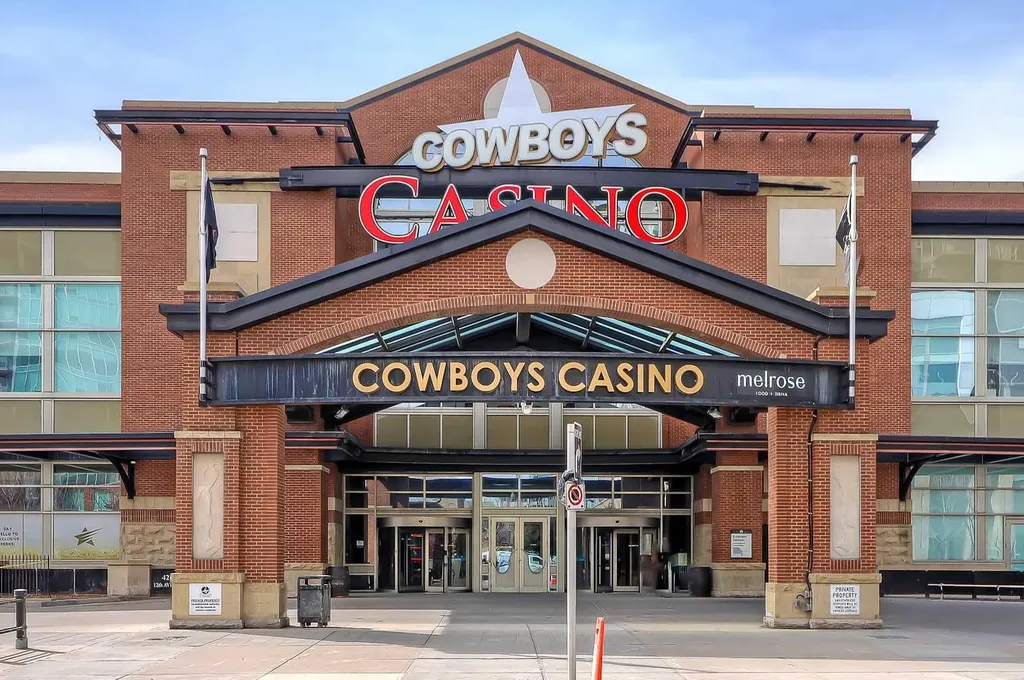 718 12 Avenue SW Calgary AB T2R 0H7