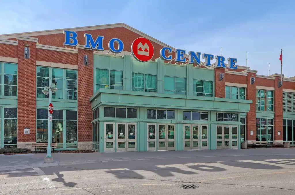 718 12 Avenue SW Calgary AB T2R 0H7