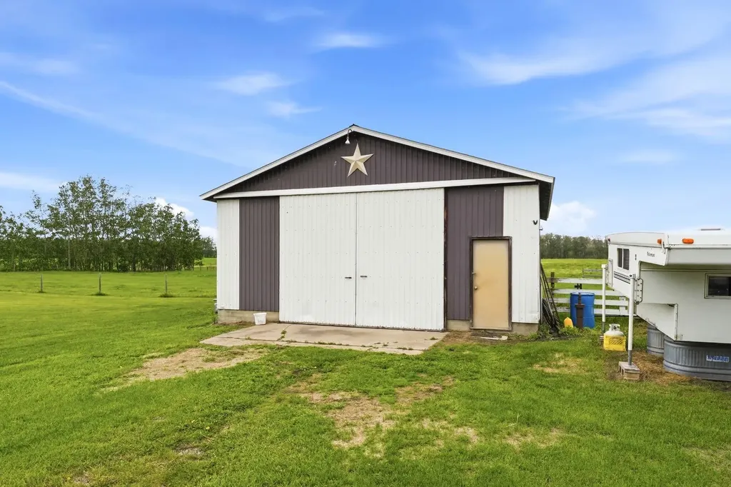 3416 Township Road 372 Rural Red Deer County AB T0M0X0