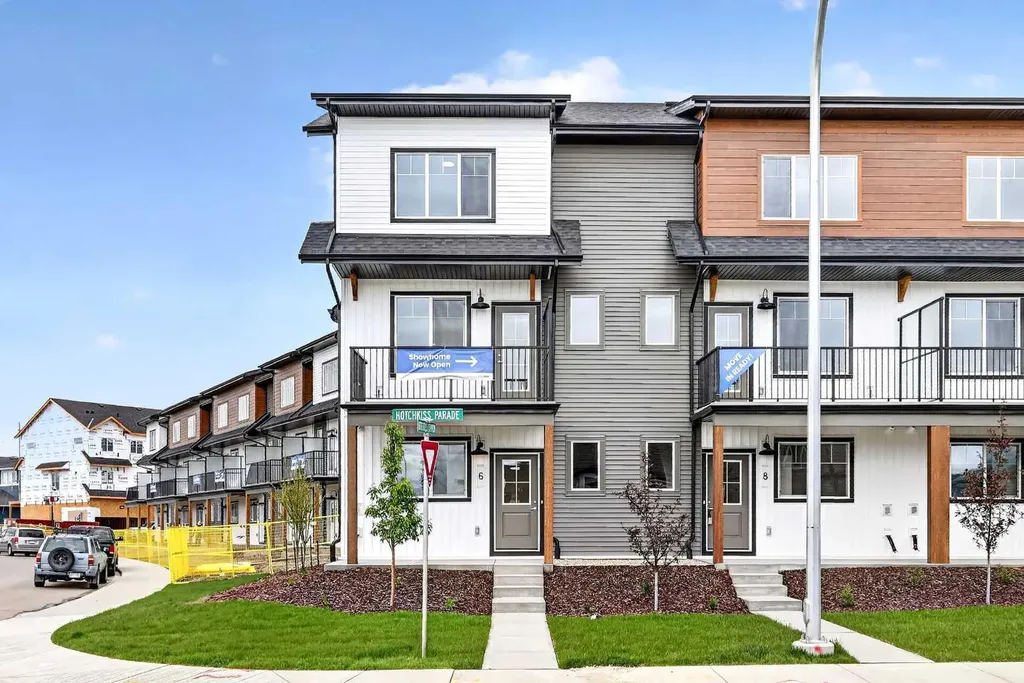 6 Hotchkiss Parade SE Calgary AB T3S 0X5