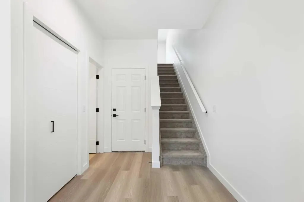 2231 81st Street SW Calgary AB T3H 6M4